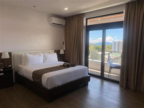 𝗖𝗵𝗲𝗮𝗽 𝗛𝗼𝘁𝗲𝗹𝘀 𝗶𝗻 Calbayog from P1,149 for 2024 .